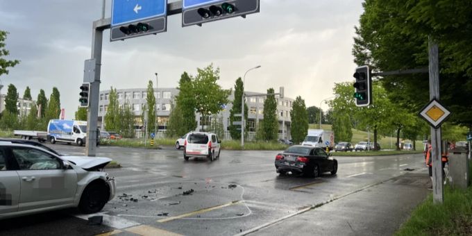 Auffahrkollision mit hohem Sachschaden.