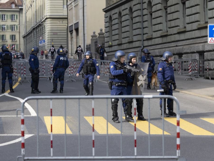 Die Polizei markiert Präsenz.