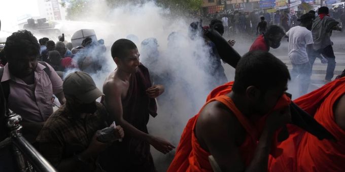 Die Polizei auf Sri Lanka hat Wasserwerfer und Tränengas eingesetzt Sri Lanka