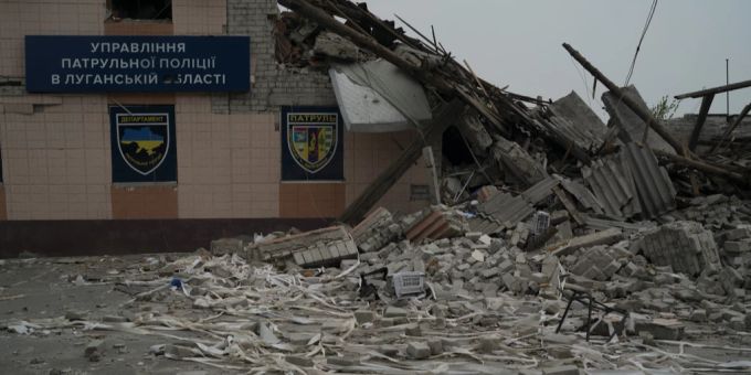 Ein zerstörtes Gebiet im ostukrainischen Gebiet Luhansk. Ukraine
