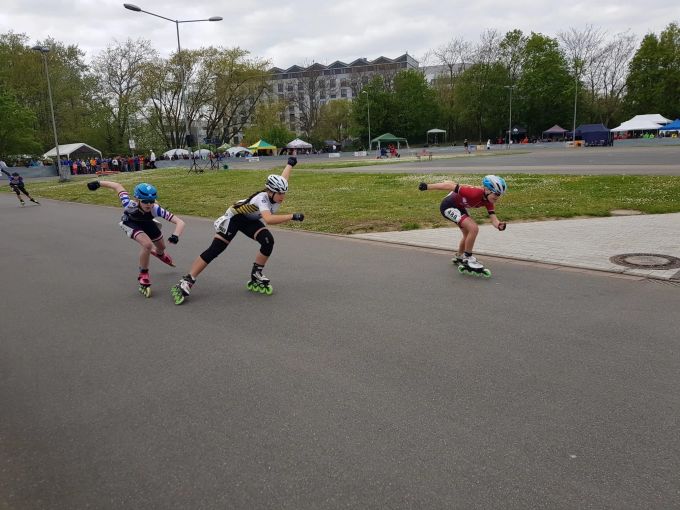 Manisha Kurth zeigte über alle vier Distanzen (kurz und lang) eine hervorragende Leistung und belegte Rang 6. Speedskating Rennen