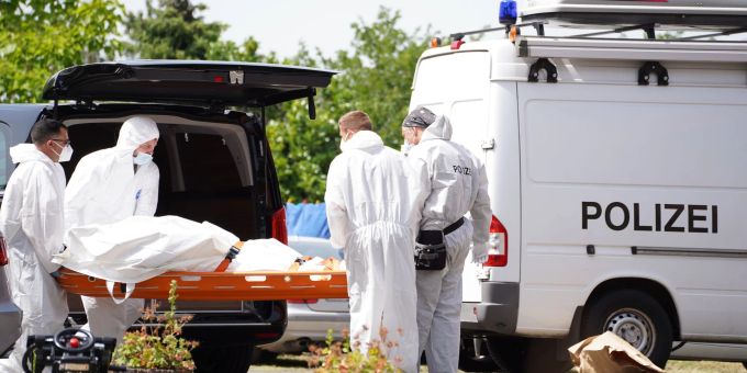 Bei einer Routinekontrolle ist die Polizei auf die Spur eines Gewaltverbrechens gestossen. Nun fahndet sie mit Hochdruck nach einem 36-Jährigen, der einen Nebenbuhler umgebracht haben könnte. Rinteln
