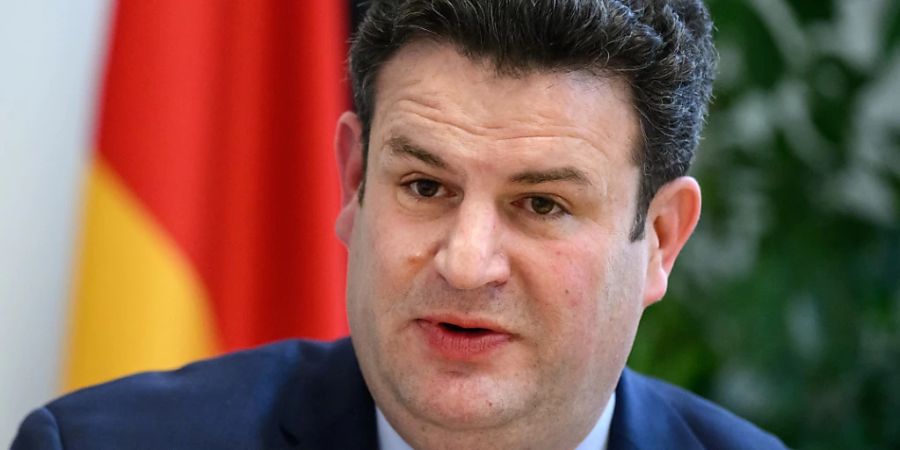Der deutsche Arbeitsminister Hubertus Heil will Flüchtlingen aus der Ukraine einen besseren Zugang zum Arbeitsmarkt verschaffen. (Archivbild)
