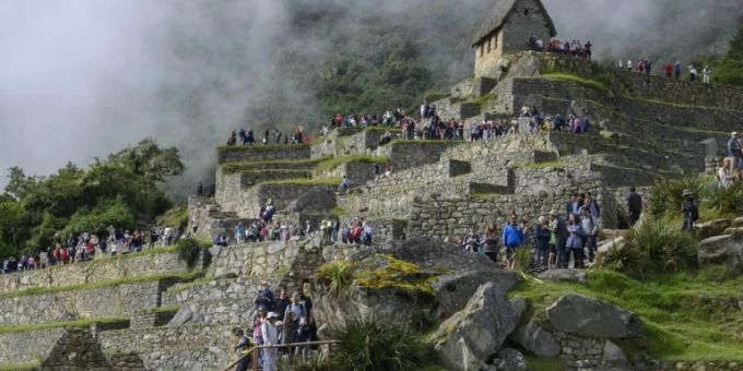 Nach Touri-Protest - Peru lässt wieder mehr Besucher auf Machu Picchu