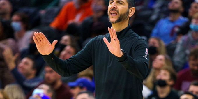 Muss bei den Charlotte Hornets offenbar gehen: Chefcoach James Borrego. Muss bei den Charlotte Hornets offenbar gehen: Chefcoach James Borrego.