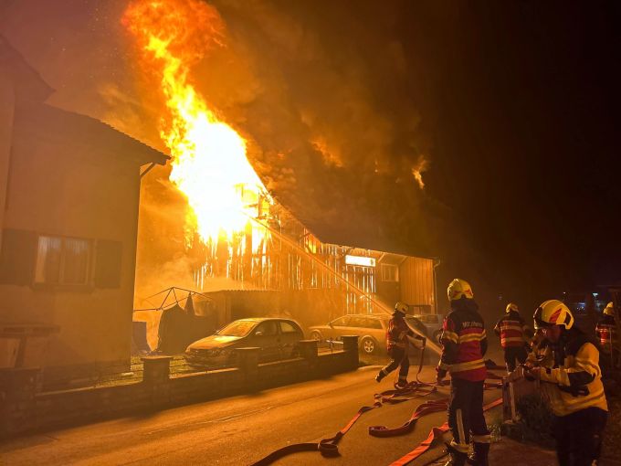 Die Feuerwehr konnte die Flammen unter Kontrolle bringen. Diepoldsau Brand