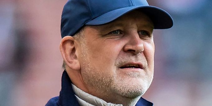 Schmadtke geht laut einem Zeitungsbericht als Transferberater zum FC Liverpool. Schmadtke geht laut einem Zeitungsbericht als Transferberater zum FC Liverpool.