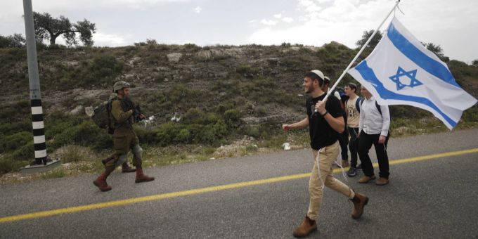 Tausende Israelis Bei Solidaritätsmarsch Im Besetzten Westjordanland