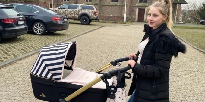 Jung-Mama - Loredana Wollny (19) mit süssem Baby-Schnappschuss