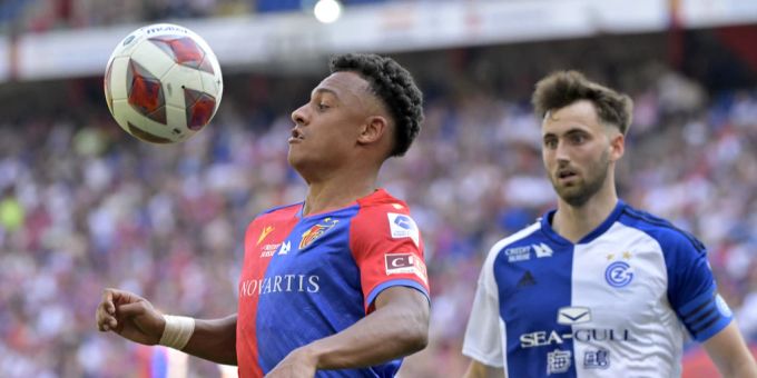 GC (hier mit Dominik Schmid) hat gegen den FC Basel und Dan Ndoye das Nachsehen. GC FC Basel