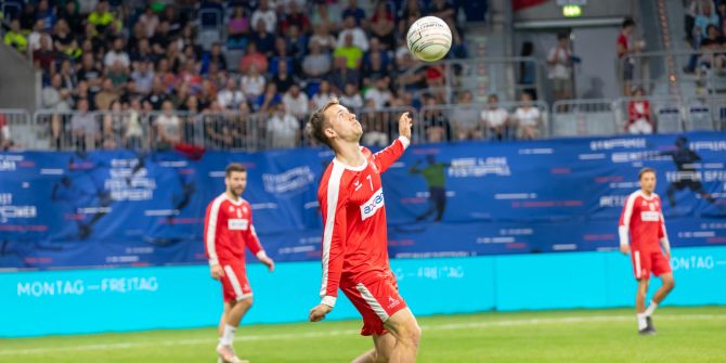 Tim Egolf bei der Faustball WM in Mannheim.