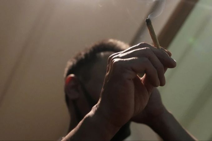 Der Besitz von Cannabis wird in der Schweiz sehr selten gebüsst. cannabis