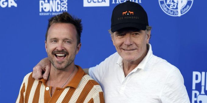 Bryan Cranston und Aaron Paul feiern ihr Wiedersehen. bryan cranston