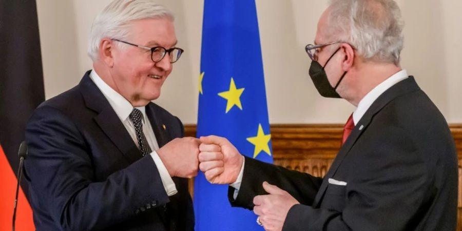 Steinmeier (l.) und der lettische Präsident Egils Levits