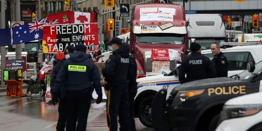 Polizisten in Ottawa