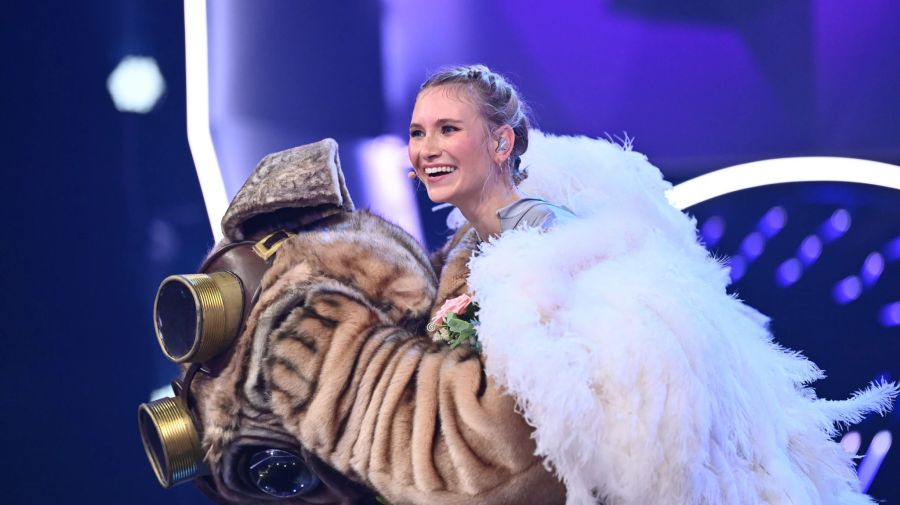 «The Masked Singer»: Carolin Niemczy ist der Mops.