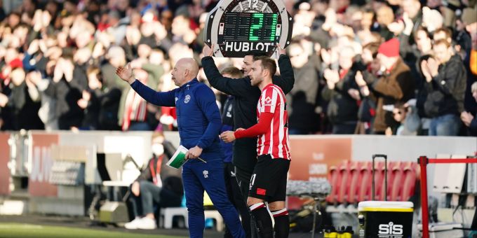 Christian Eriksen wird bei Brentford eingewechselt. Christian Eriksen