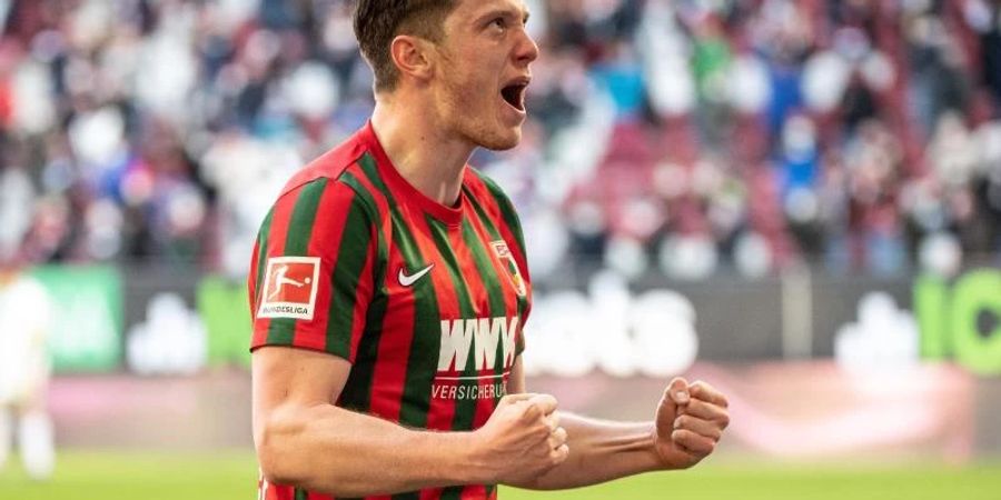 Michael Gregoritsch von Augsburg könne sich «vorstellen, in die Premier League zu gehen.». Foto: Matthias Balk/dpa