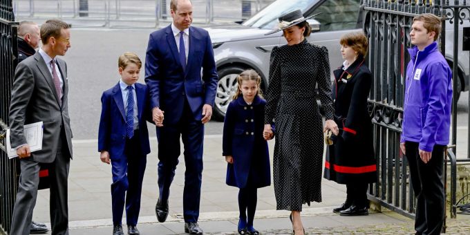Beim Gottesdienst - Prinz William und Herzogin Kate mit ihren Kindern