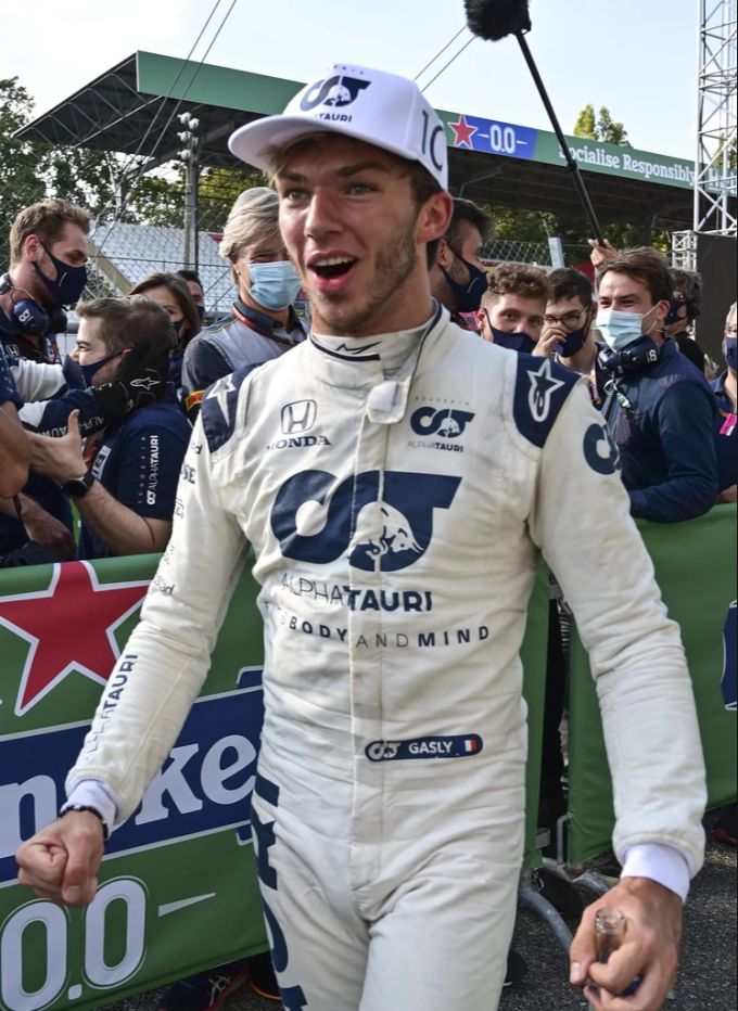Pierre Gasly fährt in der vergangenen Saison in Baku aufs Treppchen. Formel 1