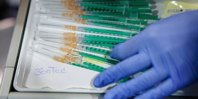 Für über 80-Jährige - Schweden empfiehlt vierte Corona-Impfung