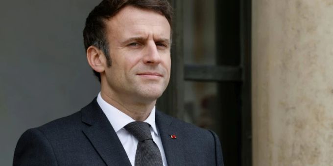 Emmanuel Macron will über eine Verlagerung der Soldaten diskutieren. Macron
