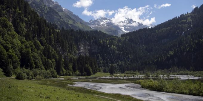 Sicht auf den Tschingelsee, am Samstag, 17. Juni 2017, im Kiental im Berner Oberland tschingel see kiental