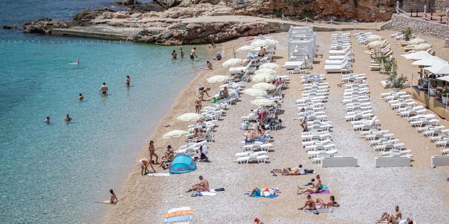 EU-Bürger brauchen bei der Einreise nach Kroatien keinen Impf-, Genesungs- oder Testnachweis mehr.