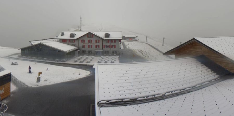 Auch auf der Männlichen Bergstation fiel der erste Schnee.