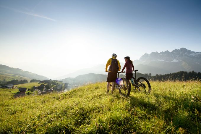 Sportlerparadies Dents du Midi. Velo in Natur