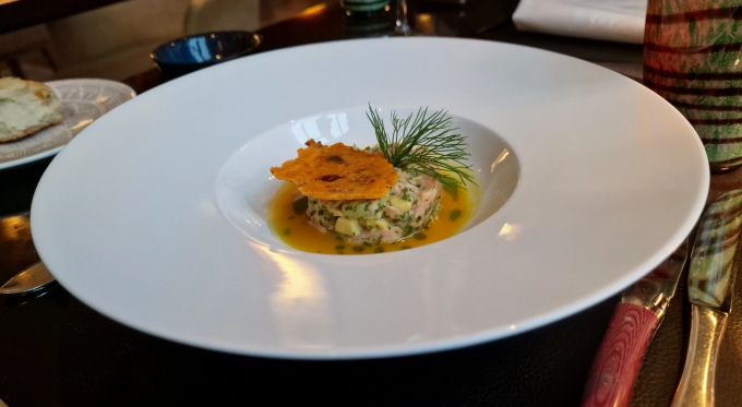 Der Begriff Rougail wird vom kreolischen Wort «Rougay» abgeleitet, welches wiederum aus dem Tamilischen stammt und so viel wie «kandierte grüne Früchte» bedeutet. Restaurant