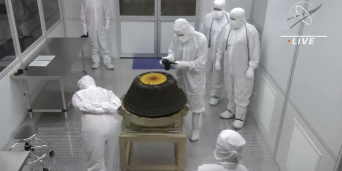 Die von Osiris Rex abgeworfene Asteroiden-Probe im Nasa-Labor. asteroiden probe osiris rex