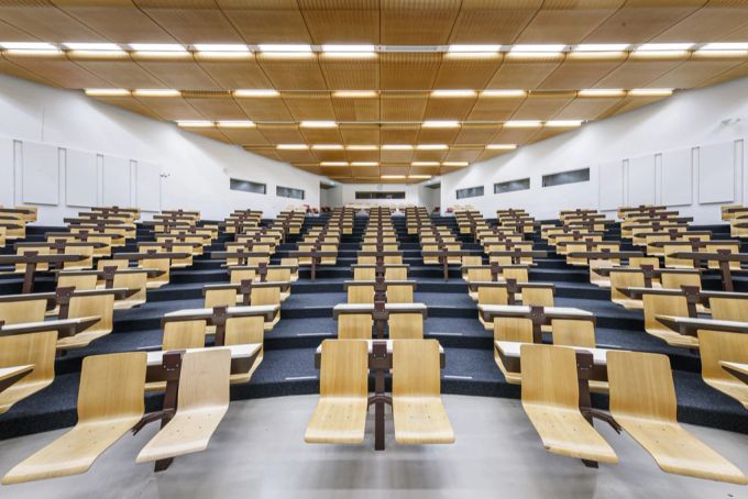 Bestimmt die Zahl der Studierenden im Gesundheitswesen: Die Kapazität der Hörsääle – anstelle des zukünftigen Bedarfs der Schweizer Bevölkerung. (Symbolbild) Carrel Nau.ch-Kolumne Fachkräftemangel