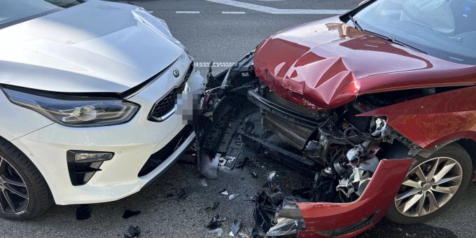 Rupperswil AG - Frontalkollision fordert einen Verletzten