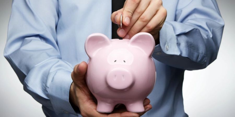 Nur knapp die Hälfte der Schweizer Bevölkerung konnte in den vergangenen sechs Monaten Geld sparen.