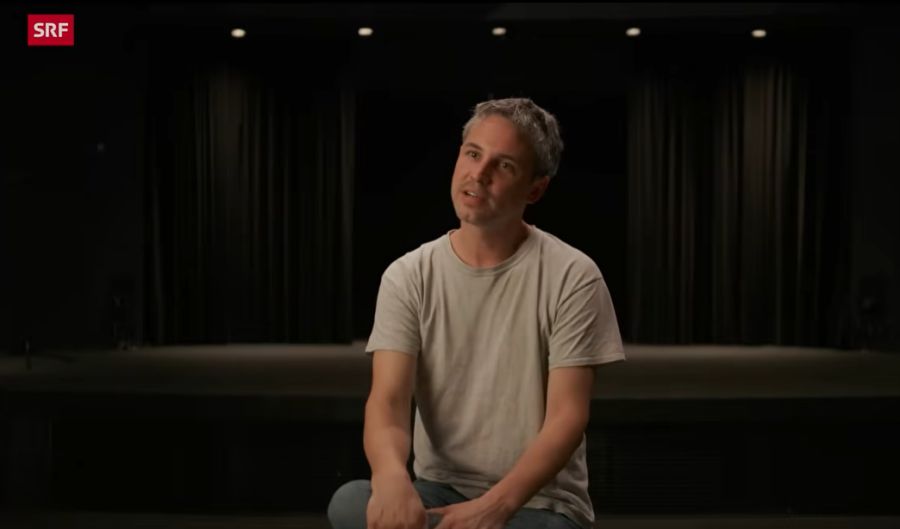 Georg ist der Bassist von Anna Rossinelli. Die beiden waren zudem jahrelang ein Paar.