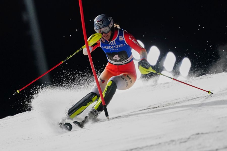 Wendy Holdener Slalom Courchevel