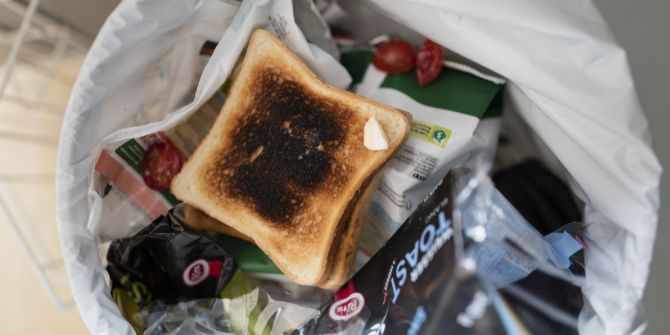 Toast im Abfall