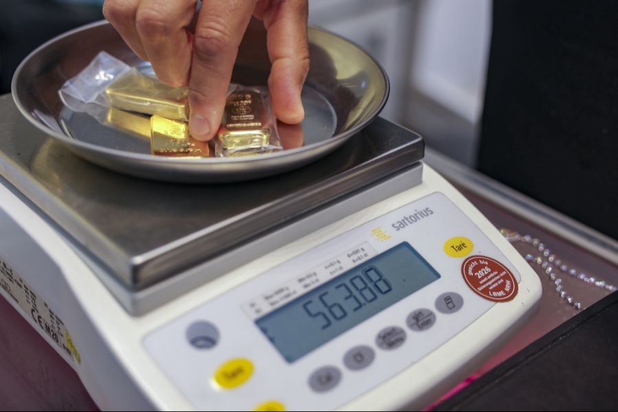 gold 4000 dollar