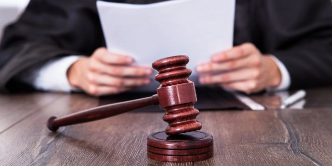 Imbiss Frau niedergestochen Öl