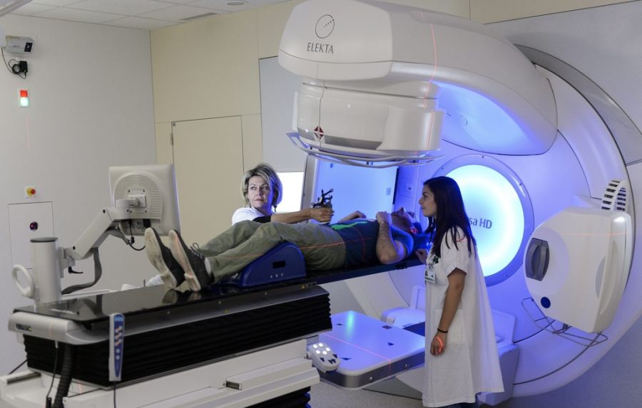 Die Wissenschaft geht laut Bundesamt für Gesundheit davon aus, dass das Krebsrisiko linear mit der Strahlendosis steigt.