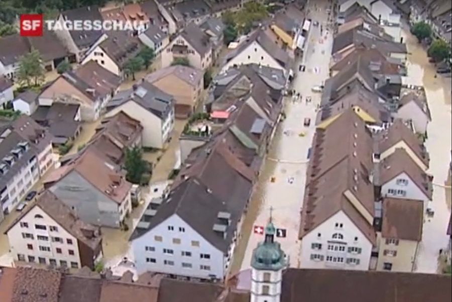 Ein Hochwasser im Jahr 2007 hatte für Laufen katastrophale Folgen. (Archivbild)