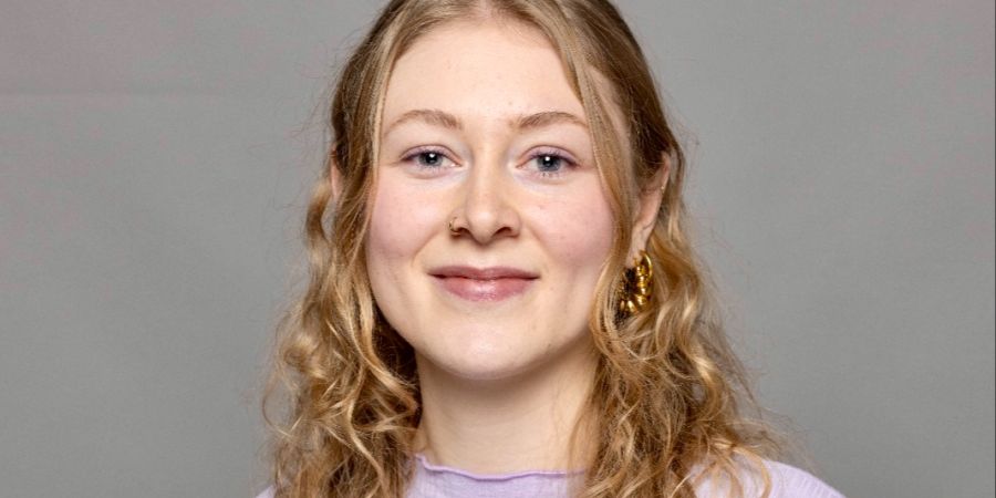 Chiara Peyer Grüne Porträtfoto