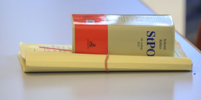 «Anzeigenhauptmeister».