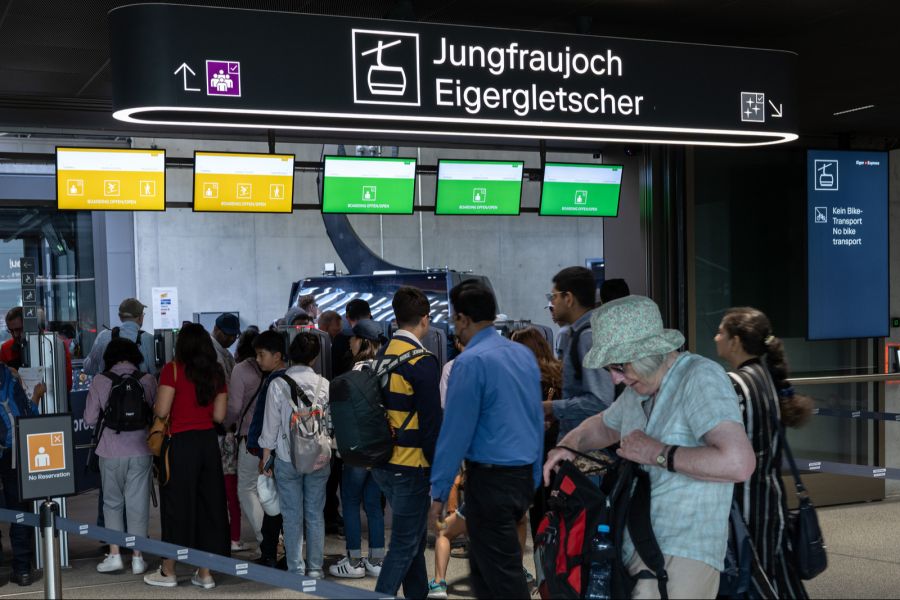 Vorgeschlagen wird stattdessen, die Tourismusströme besser zu lenken und an andere Orte zu locken.