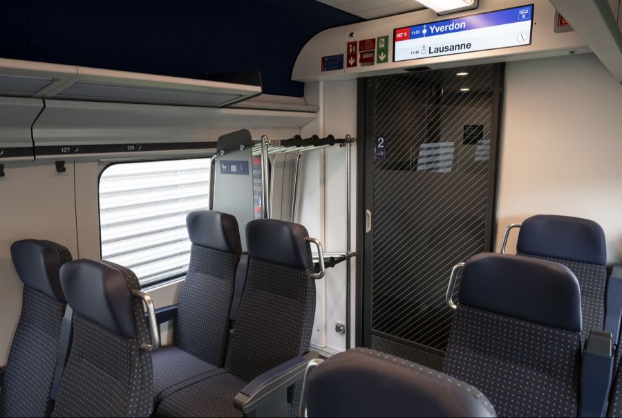 Wenn man ein Zugabteil für sich hat und die Schalen sofort verschlossen entsorgt, ist der Mandarinli-Schmaus im Zug laut Linda Hunziker in Ordnung.