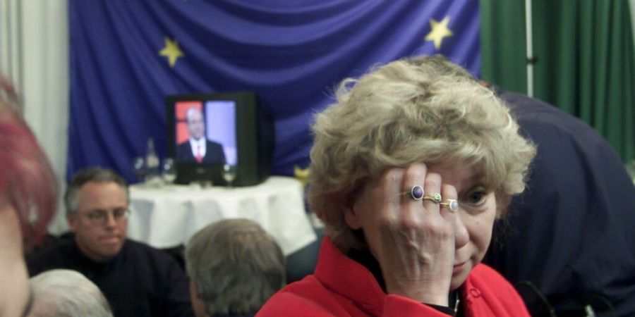 Niederlage für SP-Präsidentin Christiane Brunner, als das Stimmvolk deutlich Nein zu sofortigen EU-Beitrittsverhandlungen mit Brüssel sagte. (Archivbild)