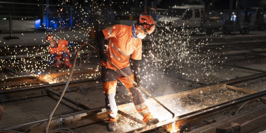 In der Schweiz hat sich die Geschäftslage der Firmen im ersten Quartal 2026 verbessert, allerdings blicken die Unternehmen mit Sorge in die Zukunft. Im Baugewerbe bleibt die Stimmung g...