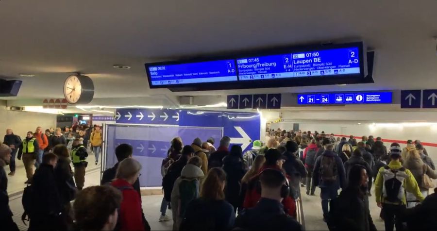 Dieses Leser-Foto zeigt das Gewusel zur Rushhour.