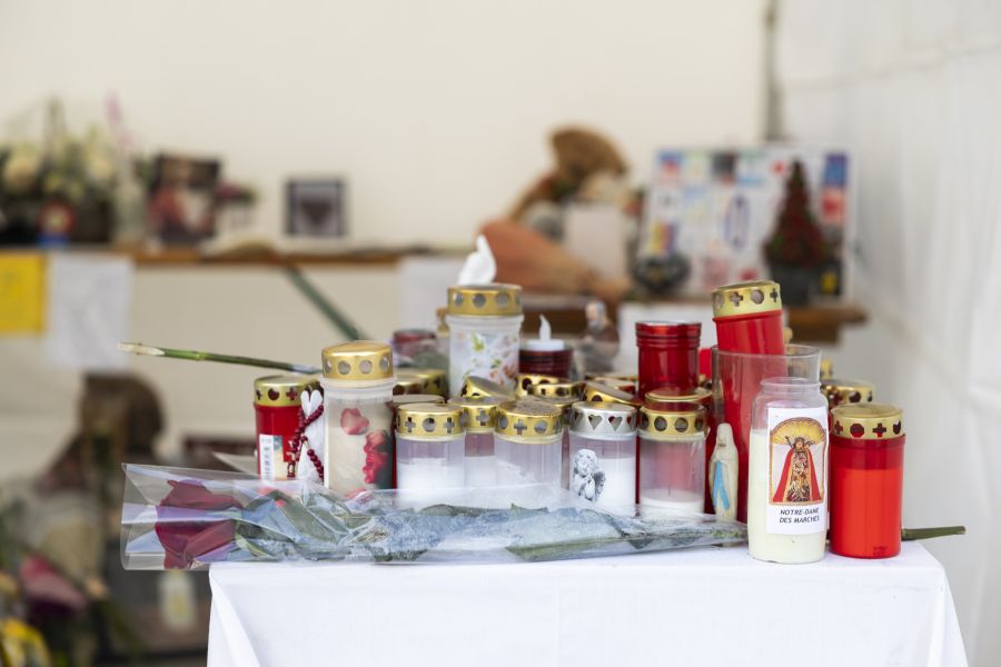 Die Familien fordern eine Umzonung, doch die Gemeinde Pully VD lehnt ab und besteht auf Exhumierung.